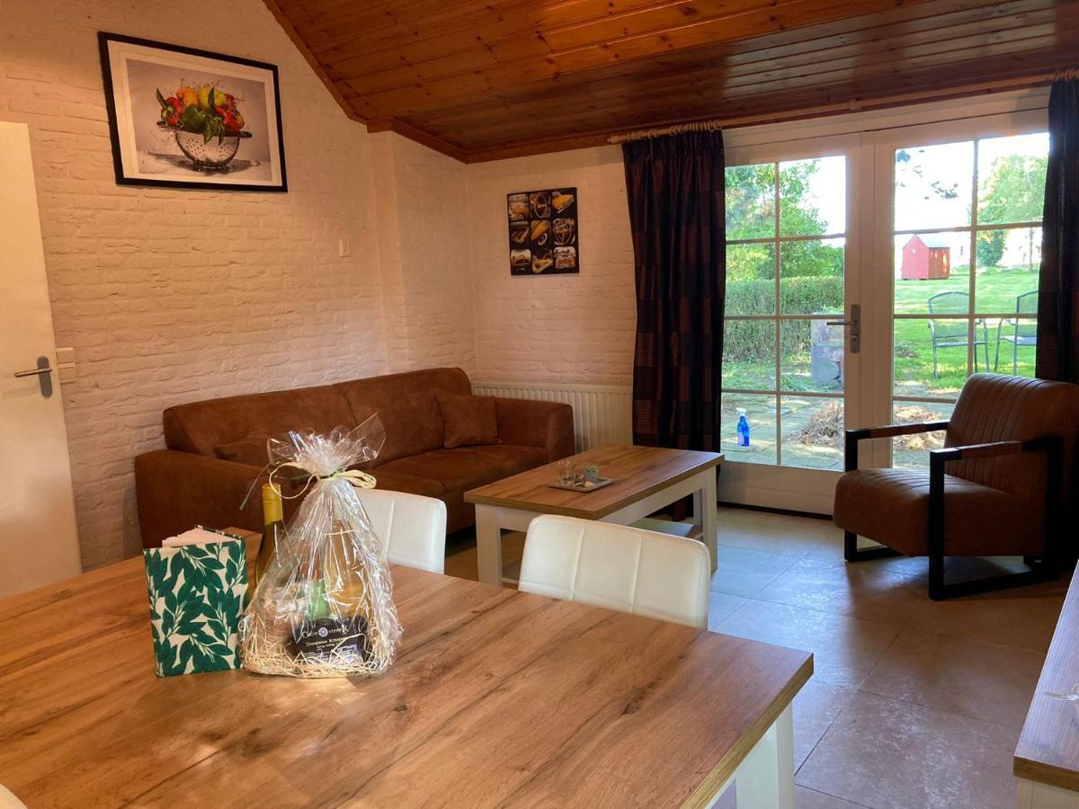 Het Karnhuis Schoondijke Bagian luar foto